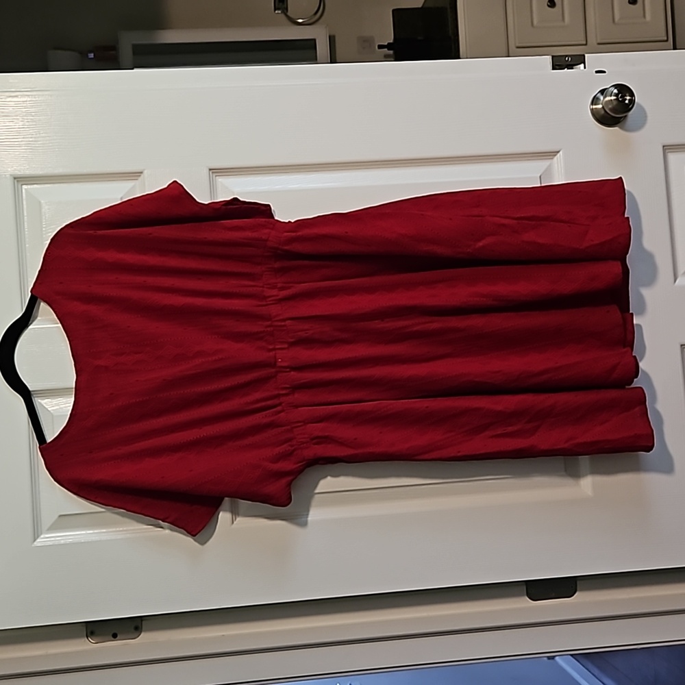 Red Dress - Picture 2 of 4